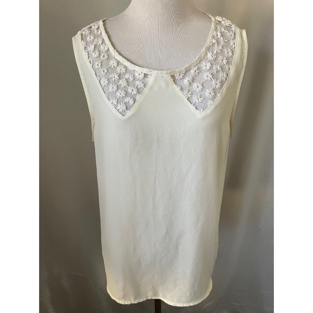 Forever 21 Cream Floral Lace Collar Design Neck Sleeveless Blouse / Tank - Picture 3 of 11
